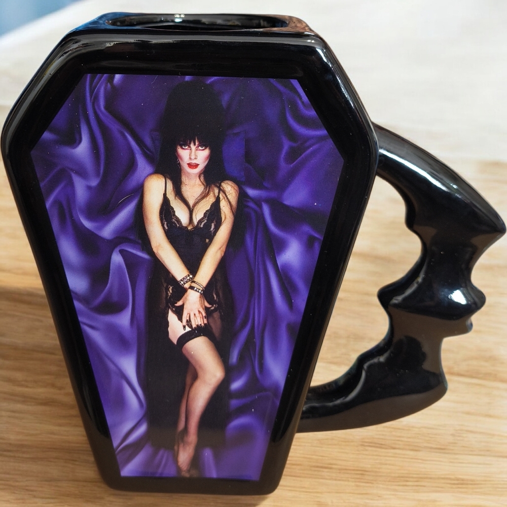 NWT Spencer's Elvira Molded Coffin Coffee Mug - 20 oz.